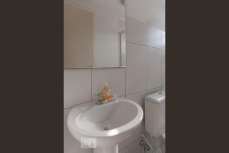 Banheiro de apartamento à venda com 2 quartos, 47m² em Parque Jambeiro, Campinas