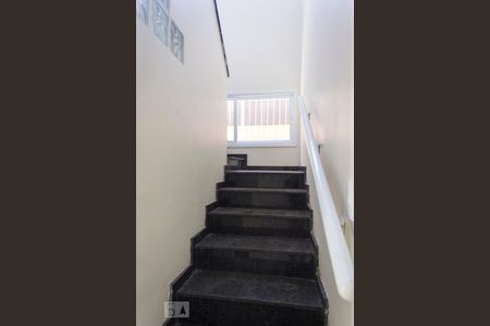 Escada de casa à venda com 3 quartos, 250m² em Jardim Stella, Santo André