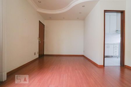 Sala de apartamento à venda com 3 quartos, 75m² em Padre Eustáquio, Belo Horizonte