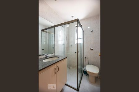 Banheiro de apartamento à venda com 2 quartos, 85m² em Gutierrez, Belo Horizonte