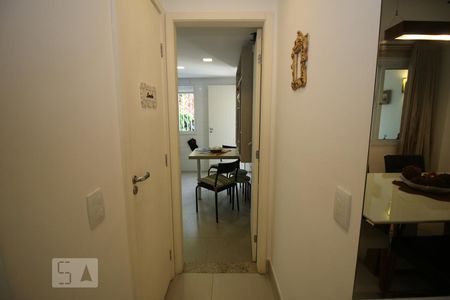 Corredor de casa de condomínio à venda com 3 quartos, 180m² em Pechincha, Rio de Janeiro