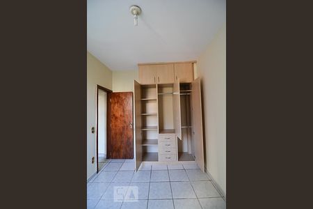 Quarto de apartamento para alugar com 3 quartos, 60m² em Estrela Dalva, Belo Horizonte