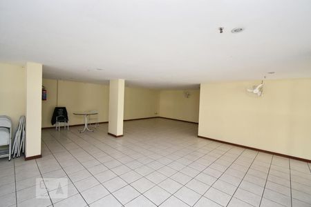 Salão  de apartamento para alugar com 1 quarto, 84m² em Santa Rosa, Niterói