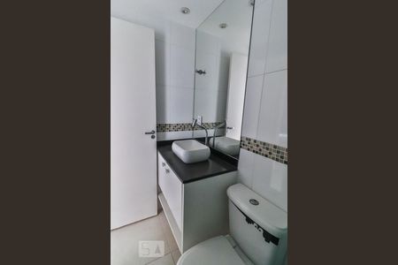 Banheiro de apartamento para alugar com 2 quartos, 50m² em Freguesia (jacarepaguá), Rio de Janeiro