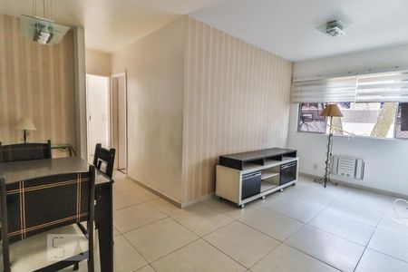 Sala de apartamento para alugar com 2 quartos, 50m² em Freguesia (jacarepaguá), Rio de Janeiro