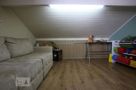 Sótão de casa para alugar com 3 quartos, 120m² em Jardim Ester, São Paulo