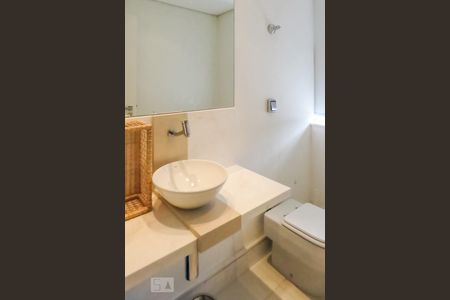Lavabo de apartamento para alugar com 3 quartos, 180m² em Jardim Europa, São Paulo