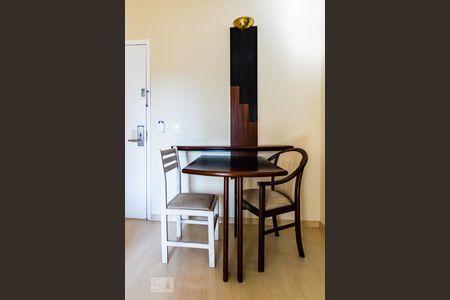 Sala de apartamento para alugar com 1 quarto, 49m² em Cambuí, Campinas