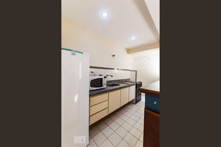 Cozinha de apartamento para alugar com 1 quarto, 49m² em Cambuí, Campinas