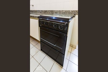 Cozinha de apartamento para alugar com 1 quarto, 49m² em Cambuí, Campinas