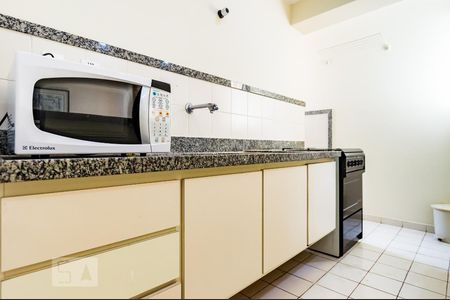 Cozinha de apartamento para alugar com 1 quarto, 49m² em Cambuí, Campinas