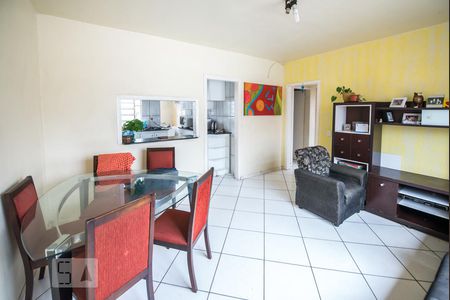 Sala de estar de apartamento à venda com 2 quartos, 73m² em Centro, São Leopoldo