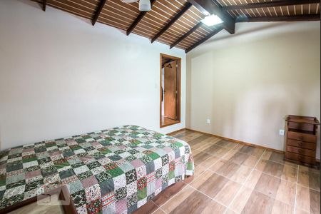 Dormitório piso superior de casa à venda com 4 quartos, 300m² em Morro do Espelho, São Leopoldo