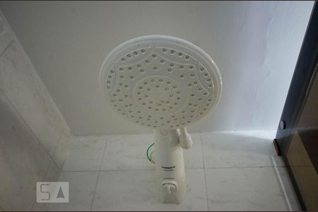 Apartamento para alugar com 126m², 3 quartos e 1 vaga Apartamento para alugar com 126m², 3 quartos e 1 vagaChuveiro do banheiro da suite