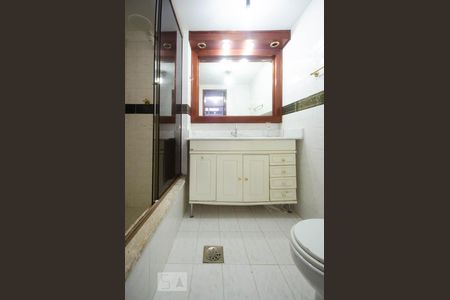 Apartamento para alugar com 126m², 3 quartos e 1 vaga Apartamento para alugar com 126m², 3 quartos e 1 vagaBanheiro da suite