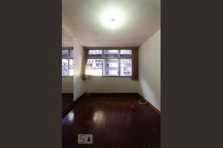 Apartamento para alugar com 126m², 3 quartos e 1 vaga Apartamento para alugar com 126m², 3 quartos e 1 vagaSuite