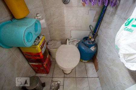 Banheiro de serviço de apartamento à venda com 3 quartos, 107m² em Centro, Belo Horizonte