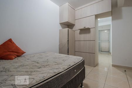 Quarto 1 de apartamento para alugar com 2 quartos, 70m² em Coqueiros, Florianópolis