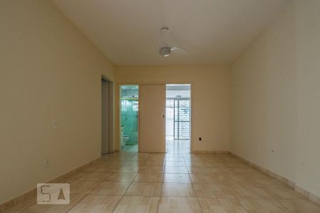 Sala de apartamento para alugar com 2 quartos, 70m² em Coqueiros, Florianópolis