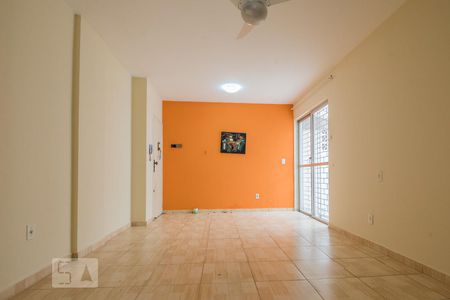 Sala de apartamento para alugar com 2 quartos, 70m² em Coqueiros, Florianópolis