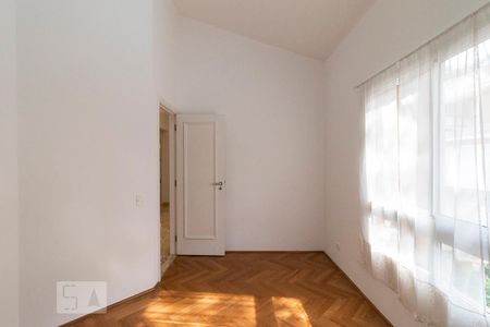 Sala 1 de casa de condomínio para alugar com 4 quartos, 317m² em Jardim Cordeiro, São Paulo