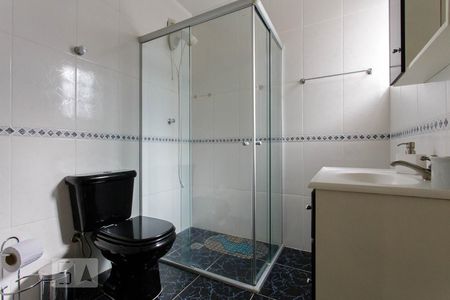 Banheiro de apartamento para alugar com 1 quarto, 52m² em Vila Ipiranga, Porto Alegre