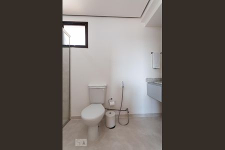 Banheiro de apartamento para alugar com 1 quarto, 50m² em Cambuí, Campinas