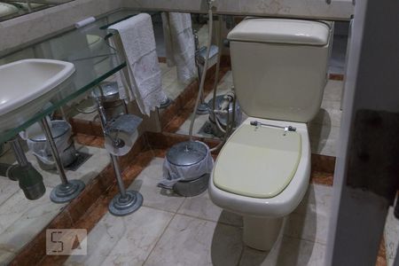 Apartamento para alugar com 144m², 4 quartos e 2 vagas Apartamento para alugar com 144m², 4 quartos e 2 vagasBanheiro Social