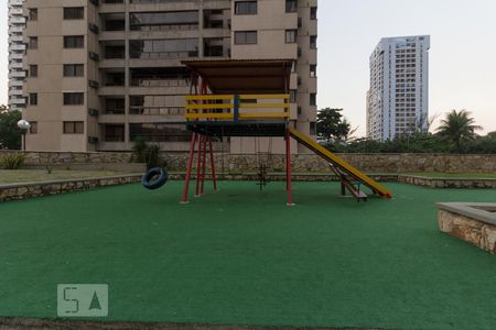 Apartamento para alugar com 144m², 4 quartos e 2 vagas Apartamento para alugar com 144m², 4 quartos e 2 vagasPlayground