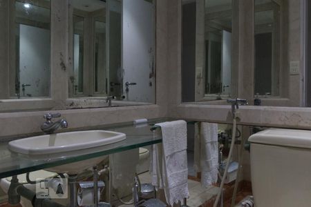 Apartamento para alugar com 144m², 4 quartos e 2 vagas Apartamento para alugar com 144m², 4 quartos e 2 vagasBanheiro Social