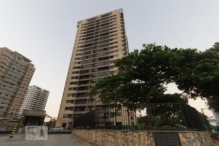 Apartamento para alugar com 144m², 4 quartos e 2 vagas Apartamento para alugar com 144m², 4 quartos e 2 vagasFachada