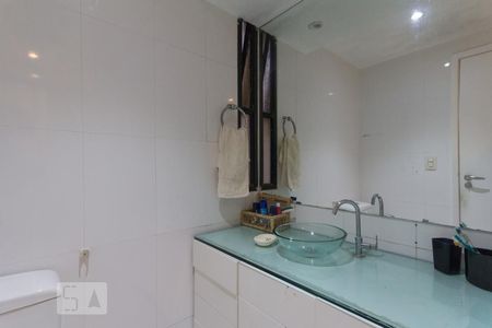 Apartamento para alugar com 144m², 4 quartos e 2 vagas Apartamento para alugar com 144m², 4 quartos e 2 vagasBanheiro