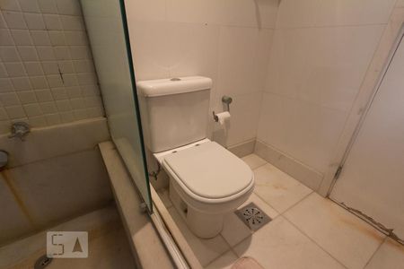 Apartamento para alugar com 144m², 4 quartos e 2 vagas Apartamento para alugar com 144m², 4 quartos e 2 vagasBanheiro (Suíte)