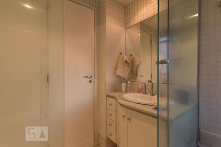 Apartamento para alugar com 144m², 4 quartos e 2 vagas Apartamento para alugar com 144m², 4 quartos e 2 vagasBanheiro (Suíte)