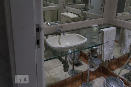 Apartamento para alugar com 144m², 4 quartos e 2 vagas Apartamento para alugar com 144m², 4 quartos e 2 vagasBanheiro Social