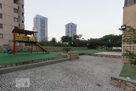 Apartamento para alugar com 144m², 4 quartos e 2 vagas Apartamento para alugar com 144m², 4 quartos e 2 vagasPlayground