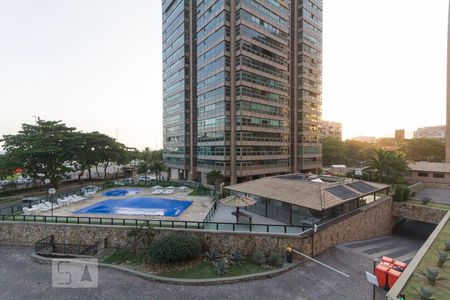 Apartamento para alugar com 144m², 4 quartos e 2 vagas Apartamento para alugar com 144m², 4 quartos e 2 vagasVaranda