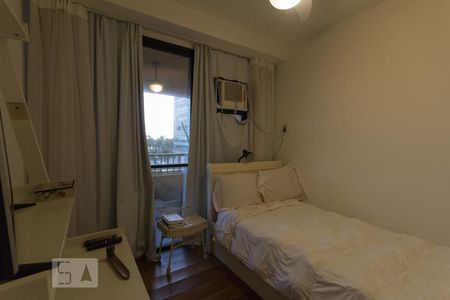 Apartamento para alugar com 144m², 4 quartos e 2 vagas Apartamento para alugar com 144m², 4 quartos e 2 vagasQuarto