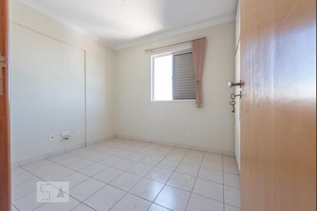 Quarto 1 de apartamento para alugar com 3 quartos, 111m² em Jardim Goiás, Goiânia