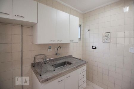 Cozinha de kitnet/studio para alugar com 1 quarto, 33m² em Bela Vista, São Paulo