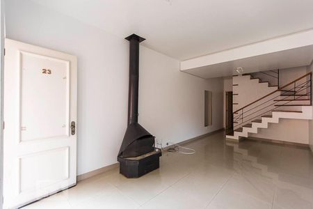 Sala de casa de condomínio à venda com 3 quartos, 140m² em Teresópolis, Porto Alegre