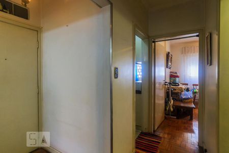 Corredor de apartamento para alugar com 2 quartos, 56m² em Pinheiros, São Paulo