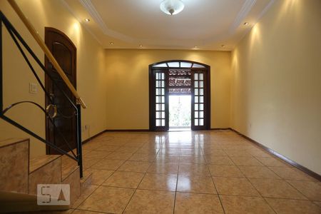 Sala de casa à venda com 3 quartos, 175m² em Vila Osasco, Osasco