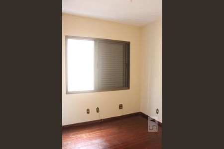 Quarto 1 de apartamento para alugar com 3 quartos, 85m² em Sagrada Familia, Belo Horizonte