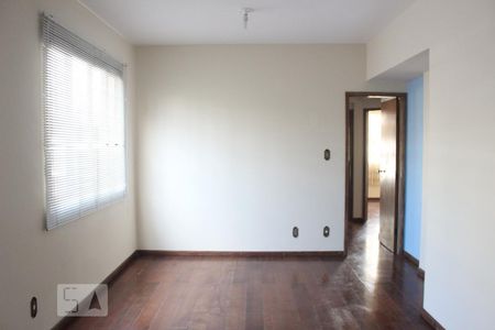 Sala de apartamento para alugar com 3 quartos, 85m² em Sagrada Familia, Belo Horizonte