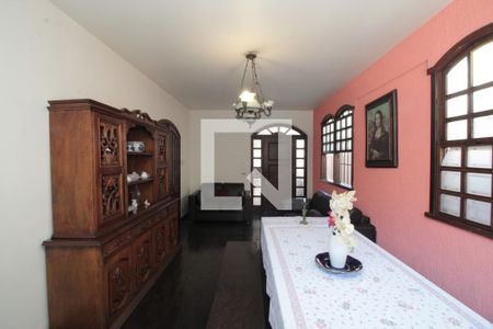 Casa à venda com 3 quartos, 160m² em Santa Tereza, Belo Horizonte