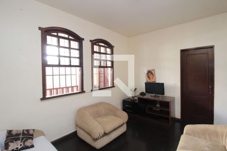 Casa à venda com 3 quartos, 160m² em Santa Tereza, Belo Horizonte