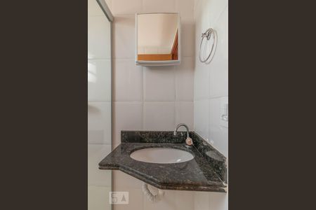Banheiro  de apartamento à venda com 2 quartos, 55m² em Fernao Dias, Belo Horizonte