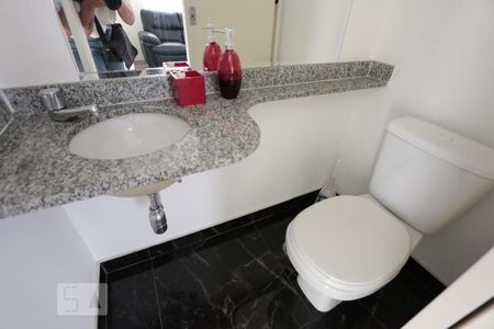 lavabo de apartamento para alugar com 2 quartos, 103m² em Jardim Monte Kemel, São Paulo