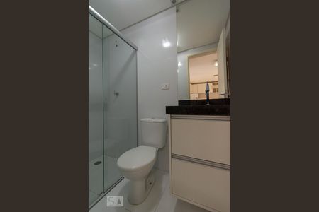 Banheiro de apartamento à venda com 2 quartos, 60m² em Vila Assunção, Santo André